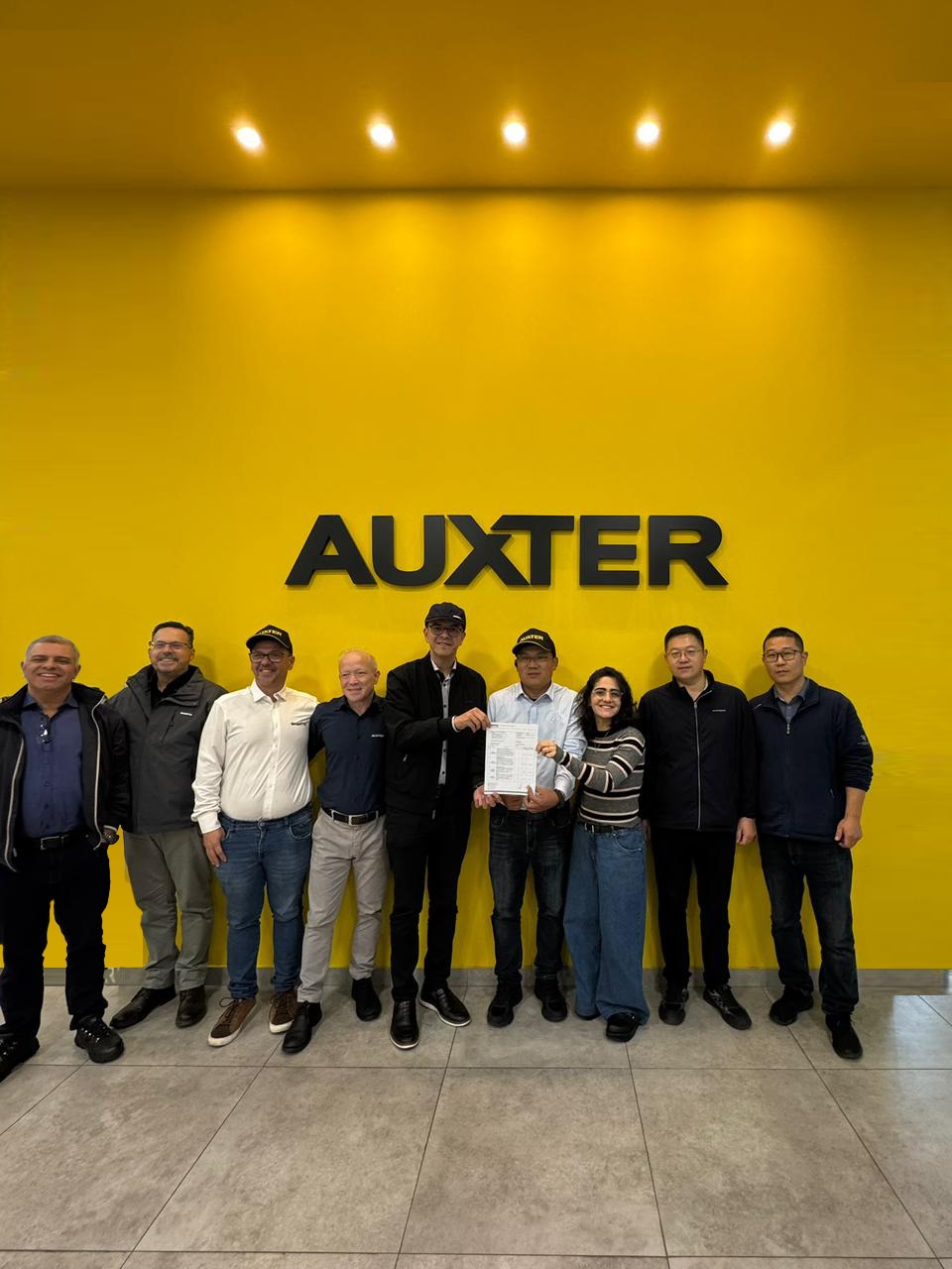 Auxter firma parceria com a Shantui e amplia seu portfólio de máquinas pesadas