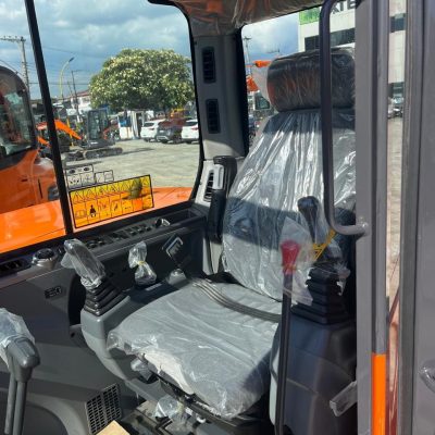 Como o conforto do operador influencia a produção diária medida pelo engenheiro